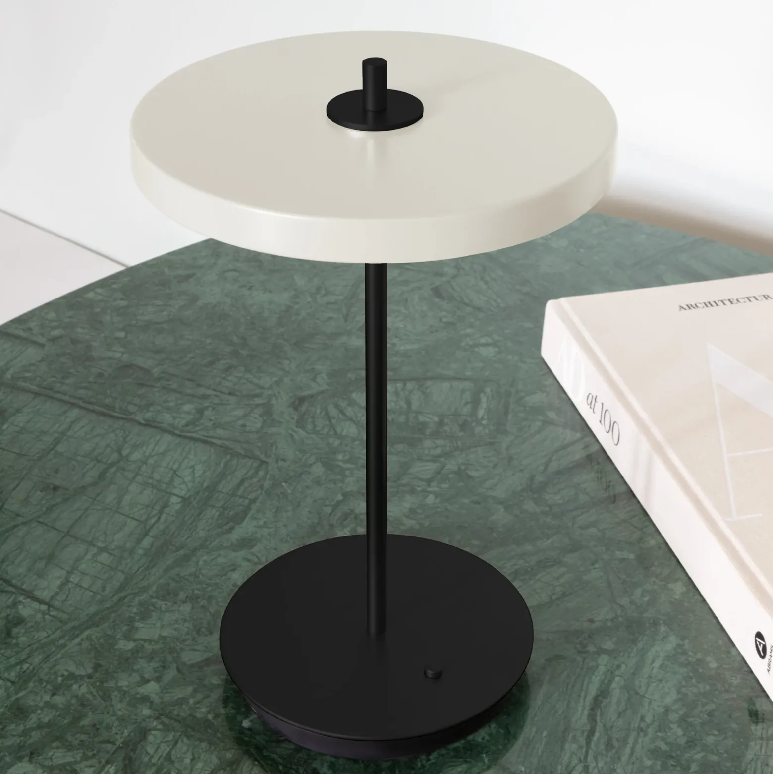 Lámpara de mesa LED recargable UMAGE Asteria Move, blanco perla/negro, 31 cm