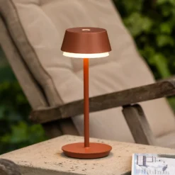 Lámpara de mesa LED recargable Lyon, terracota, IP54, atenuador, CCT, RGB