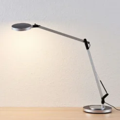 Lámpara de mesa LED Rilana con atenuador, plateada