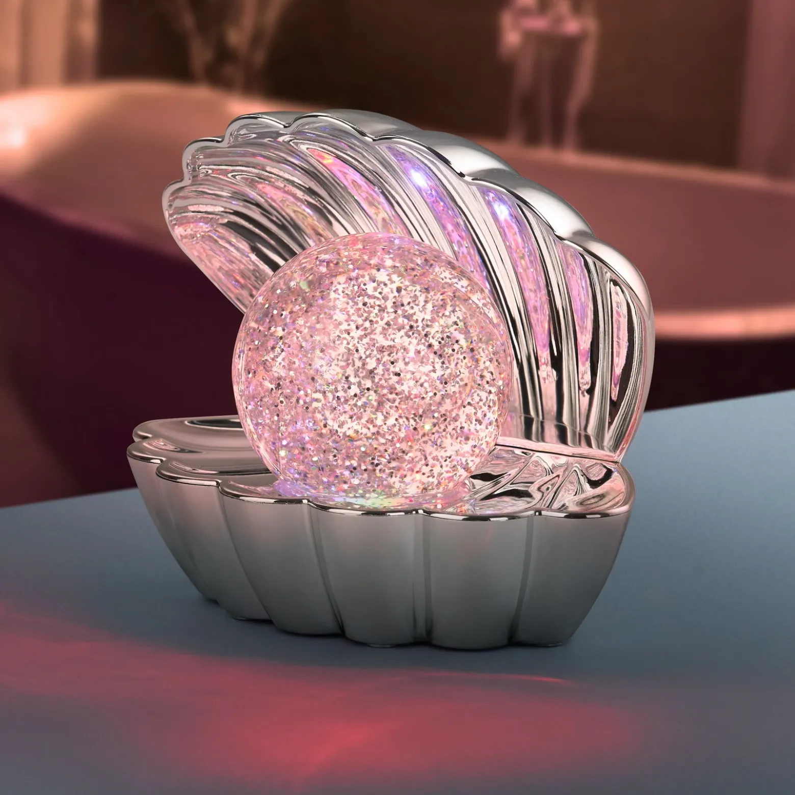 lámpara de mesa LED Shelly, color cromado, plástico, 18 cm, RGB
