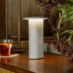 Lámpara de mesa LED Solae de Fritz Hansen, gris, aluminio, IP44