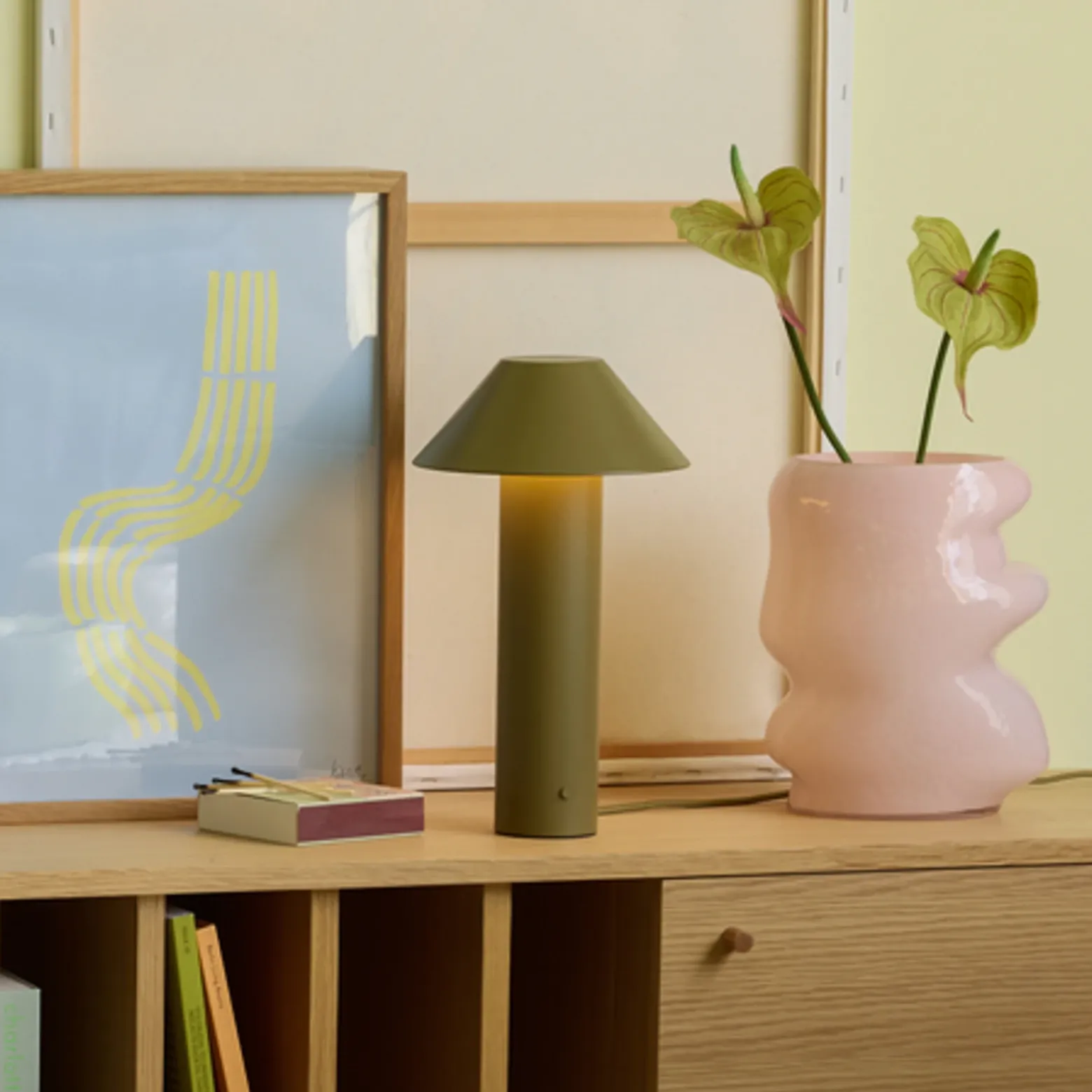 Lámpara de mesa LED Tower, verde oscuro, altura 32 cm, metal