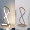 Lámpara de mesa LED Twist de Paul Neuhaus, color arena, altura 42 cm