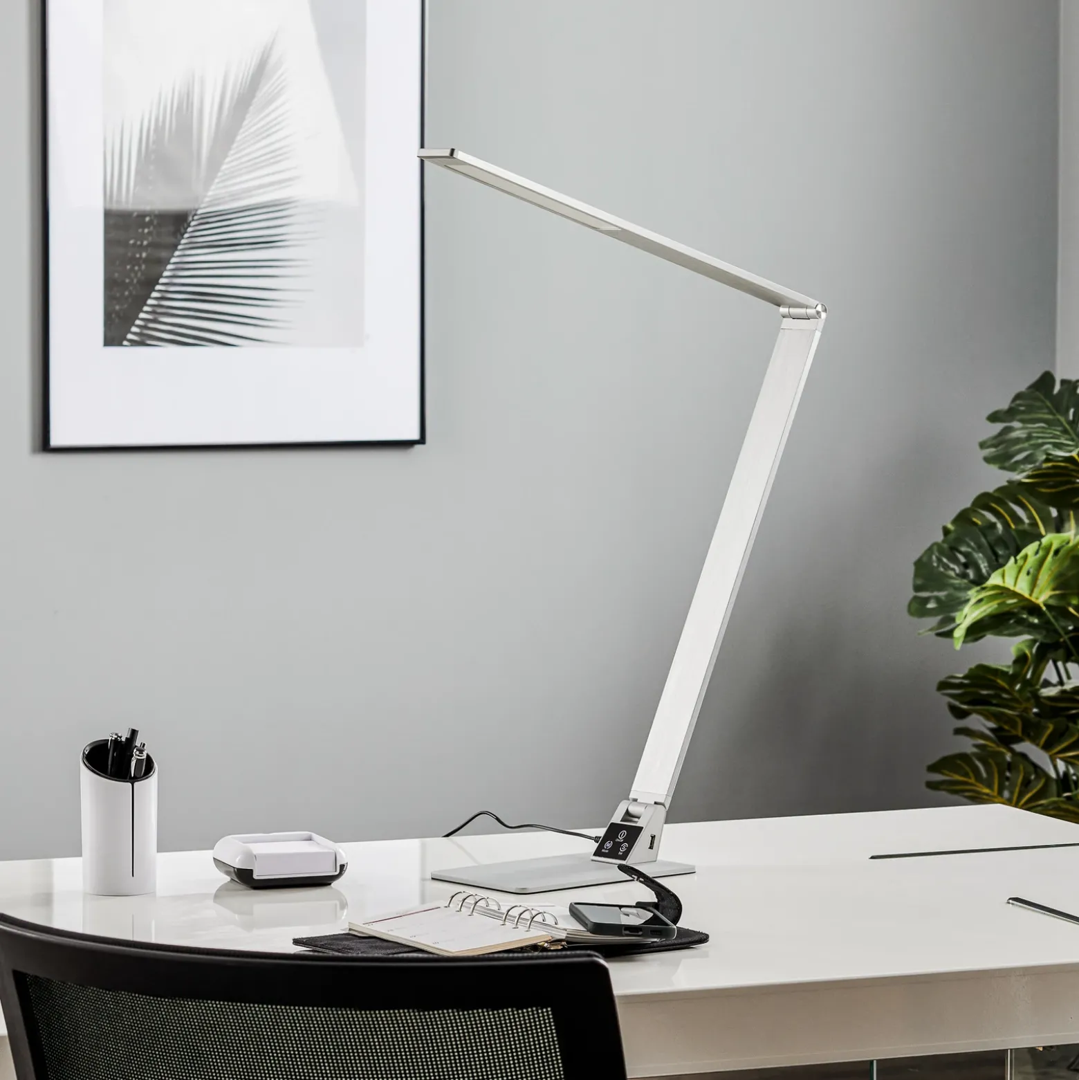 Lámpara de mesa LED Wasp plana, aluminio