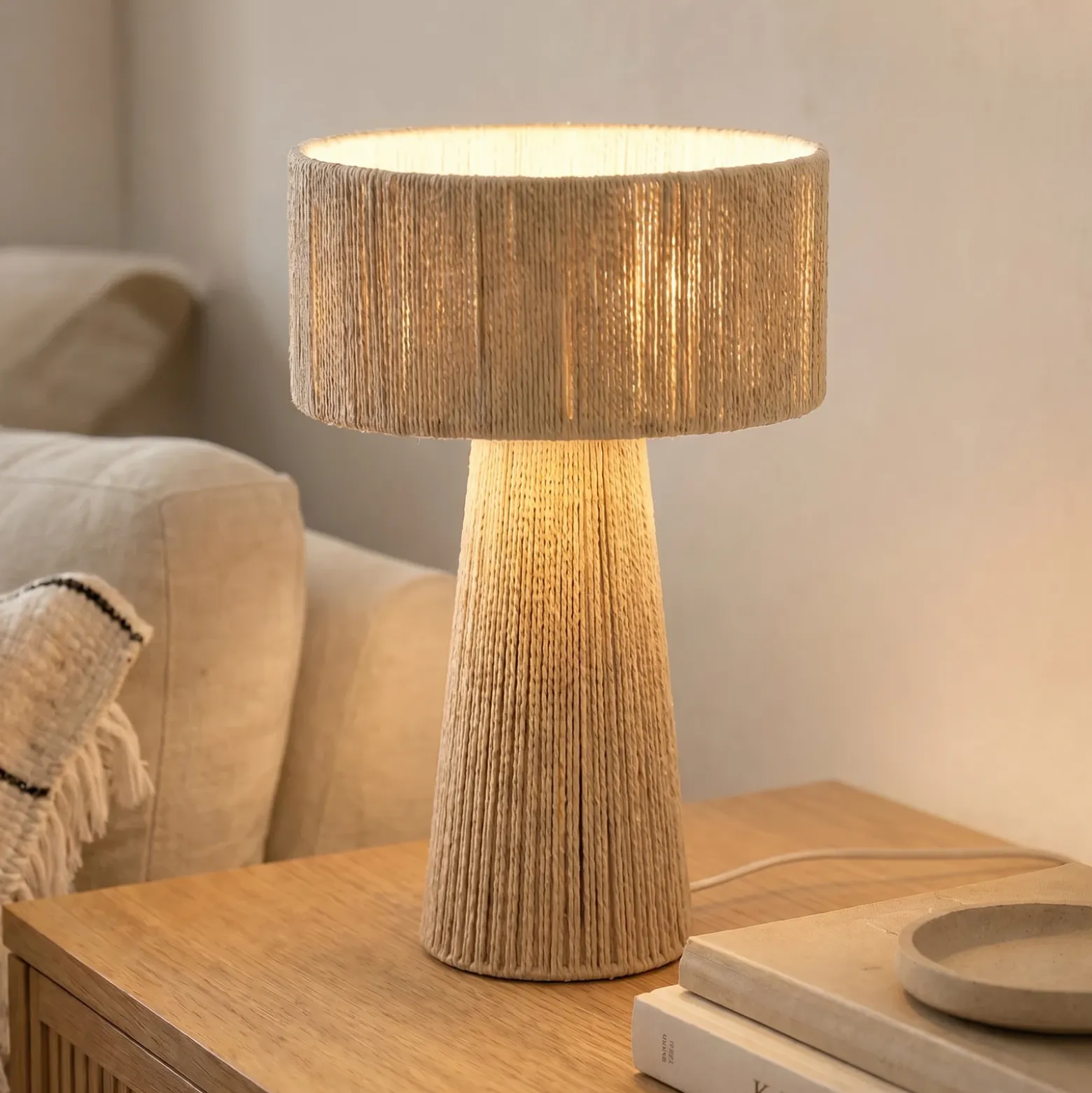 Lámpara de mesa Lindby Anuva, altura 42 cm, papel, beige, E27