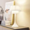 Lámpara de mesa Lindby Eryndor, blanca, textil, Ø 30 cm, E27