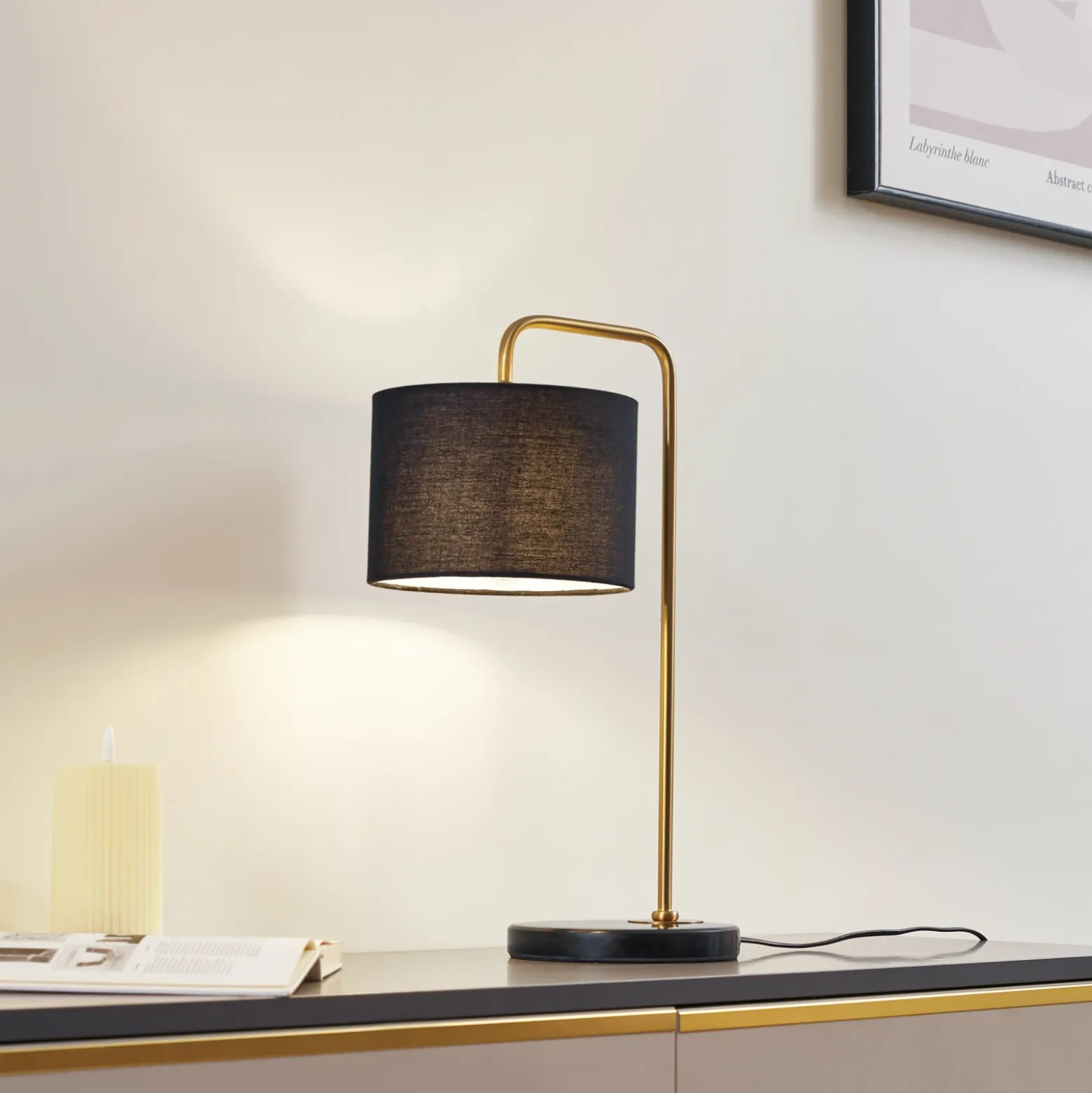 Lámpara de mesa Lindby Hillary, negro/oro, mármol, 49 cm