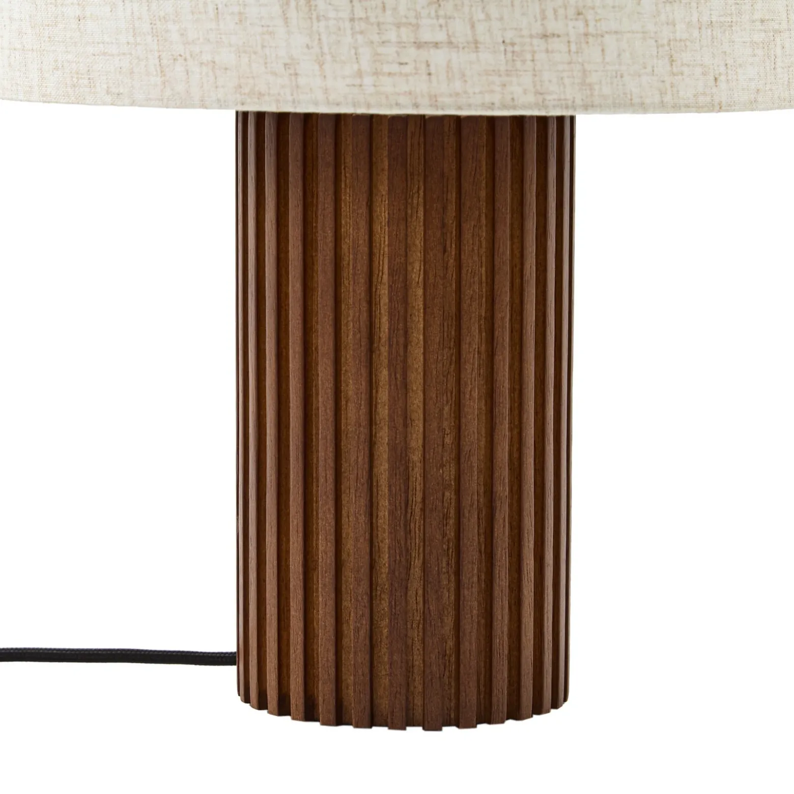 Lámpara de mesa Lindby Kimiko, altura 38 cm, madera de nogal, tela