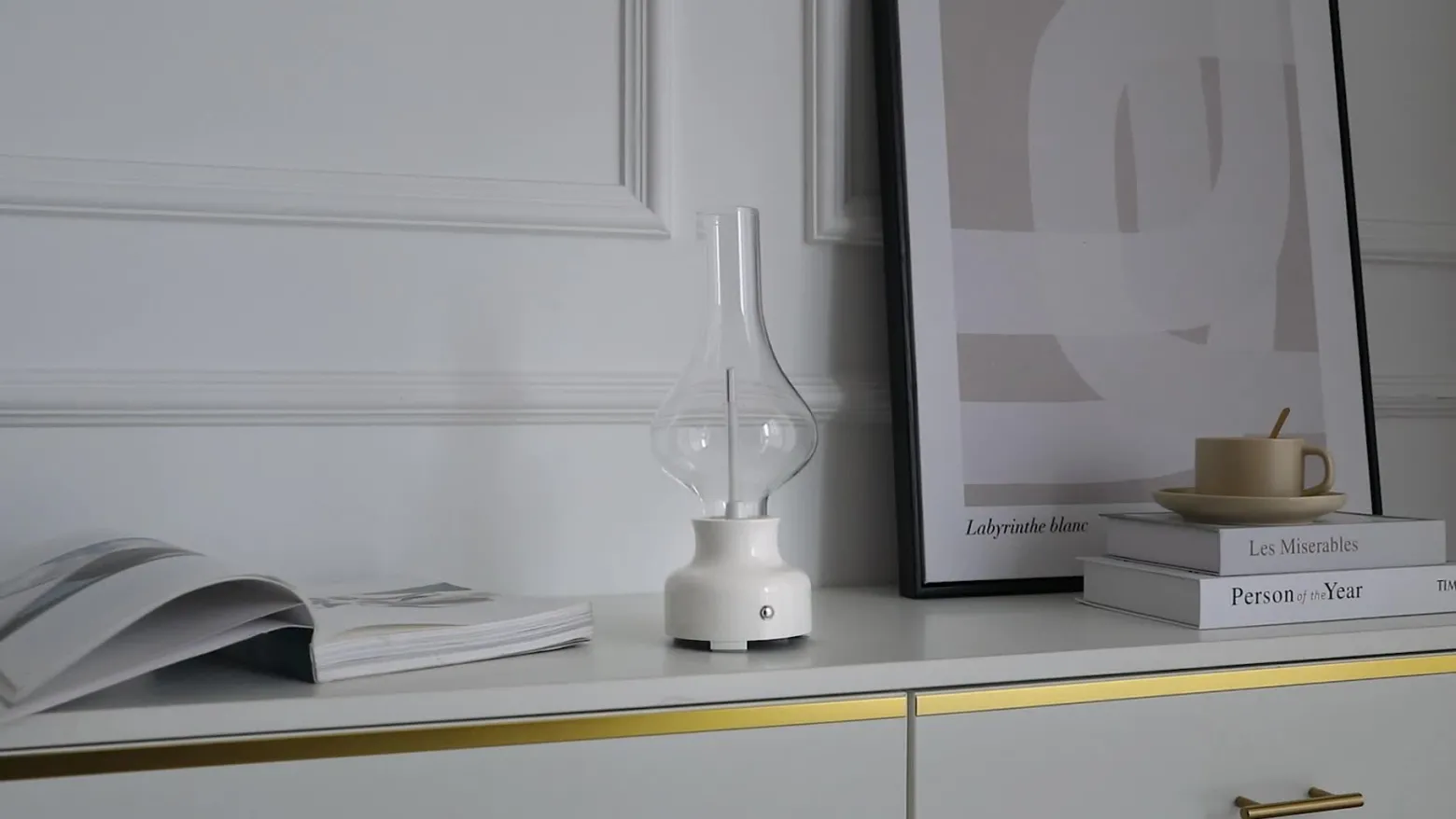 Lámpara de mesa Lindby LED recargable Maxentius, crema, cristal, atenuador
