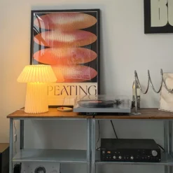 Lámpara de mesa Lindby Magali, blanca, papel, Ø 34 cm, E14