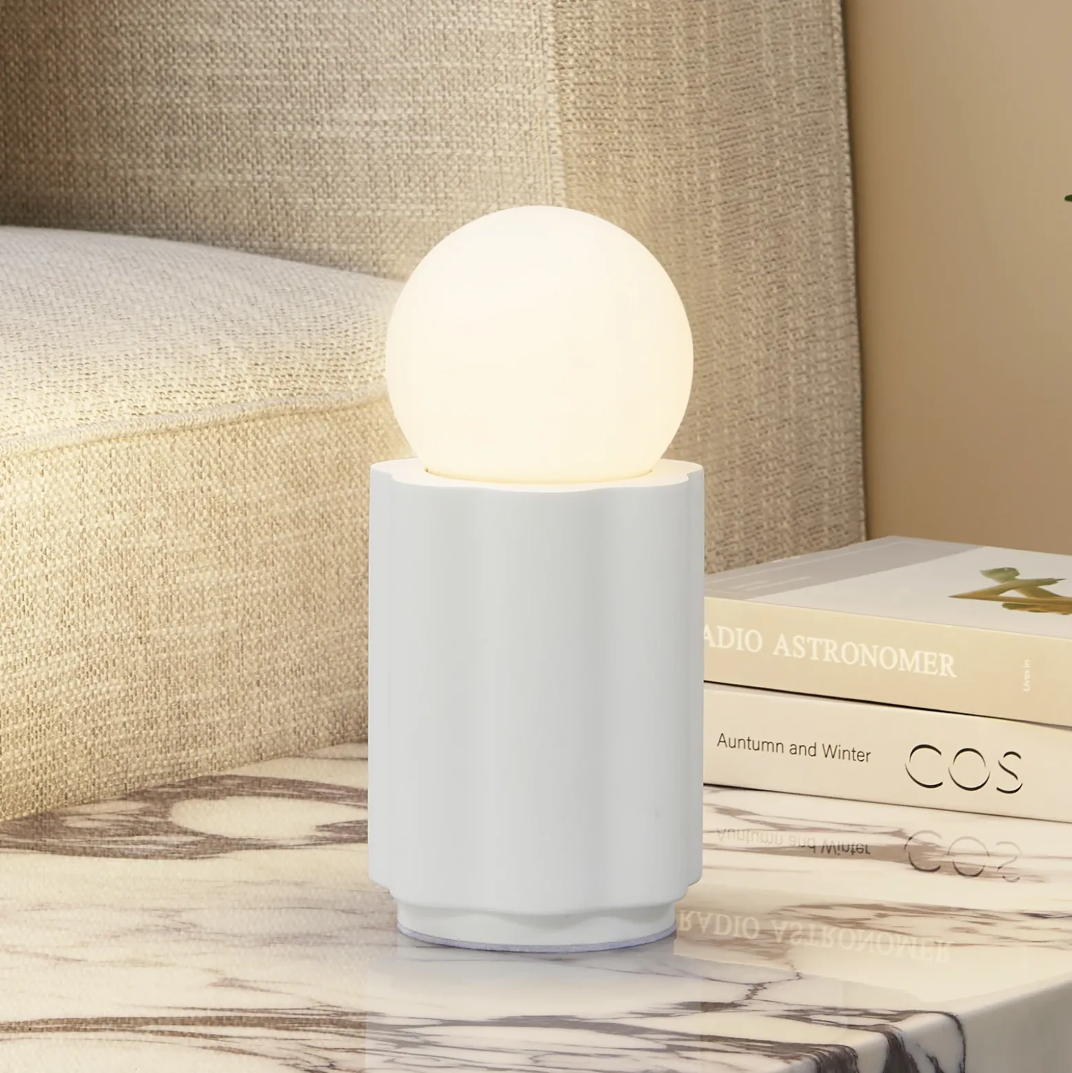 Lámpara de mesa Lindby Nielson, blanca, altura de la pantalla 8,5 cm, yeso