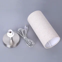 Lámpara de mesa Lindby Ronja, altura 26 cm, color crema, textil