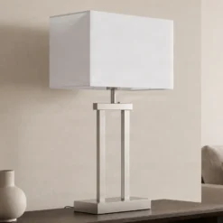 Lámpara de mesa Lindby Sigurd, blanca, tela, altura 54cm, E27