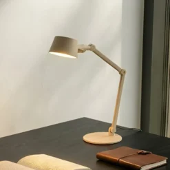 Lámpara de mesa Lucande Silka, 93 cm, beige, regulable, E27