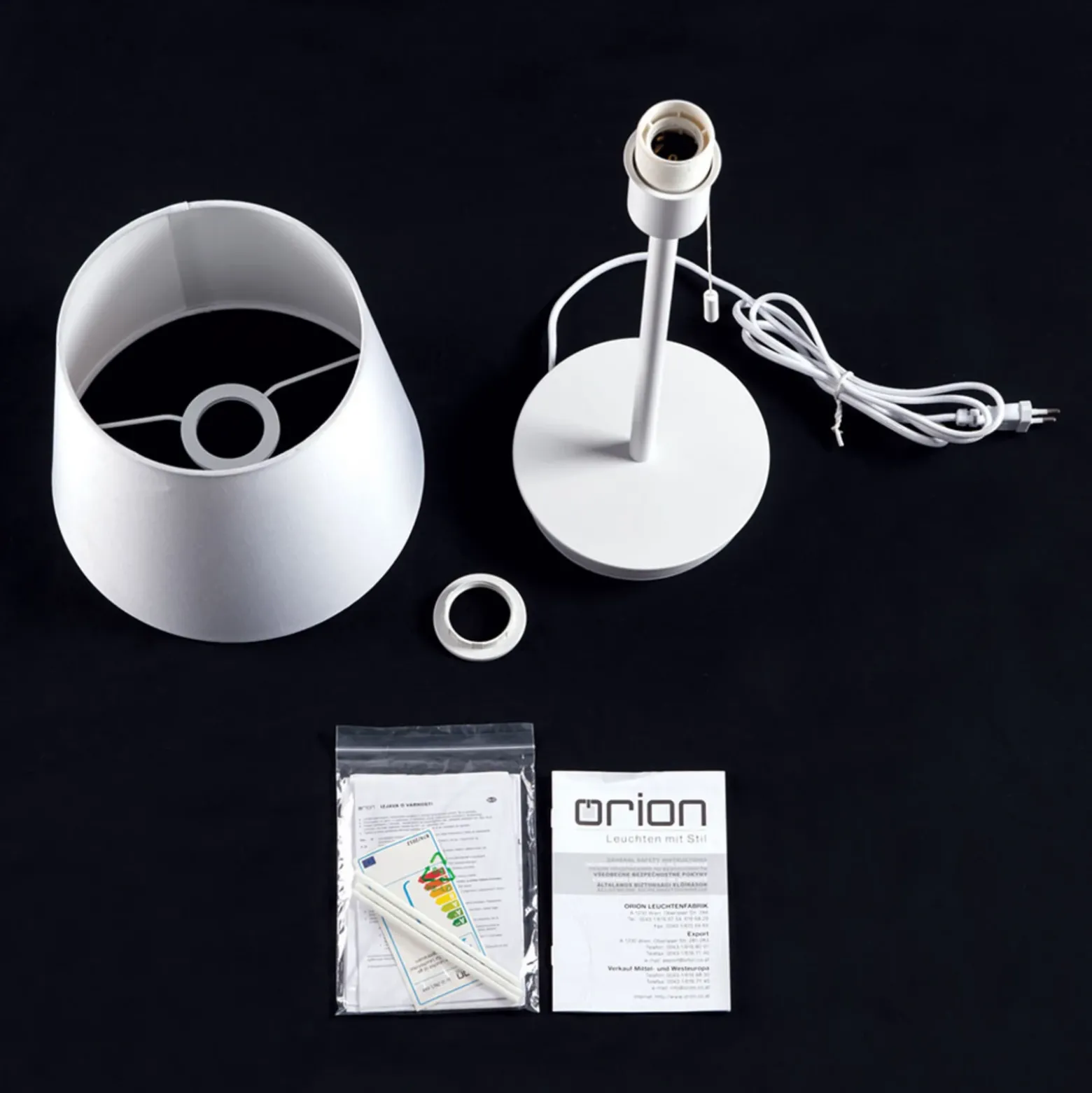 Lámpara de mesa Ludwig con puerto USB blanco
