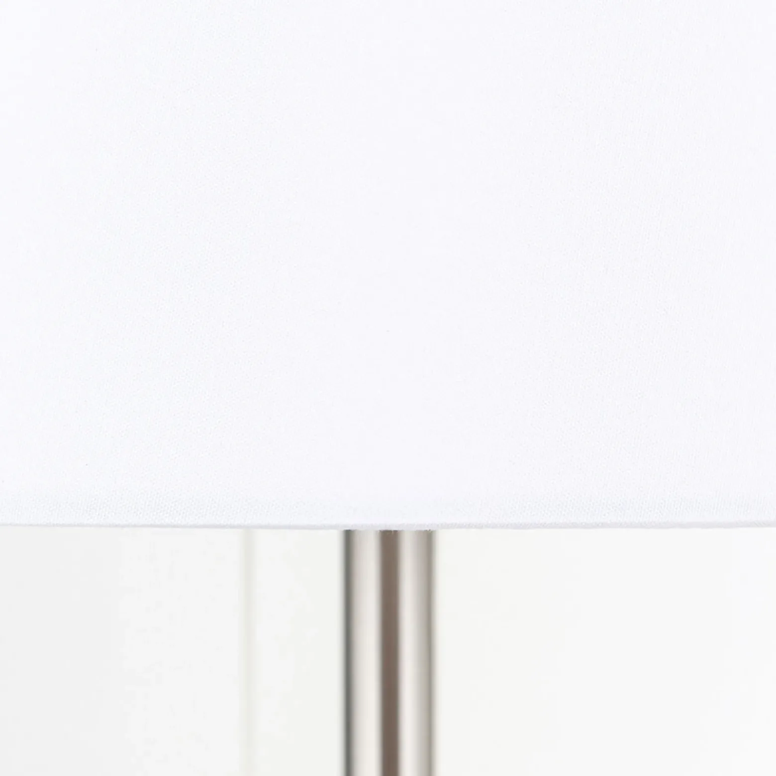 Lámpara de mesa Ludwig, USB blanco/níquel mate