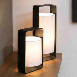 Lámpara de mesa Lula en blanco y negro, 27 cm