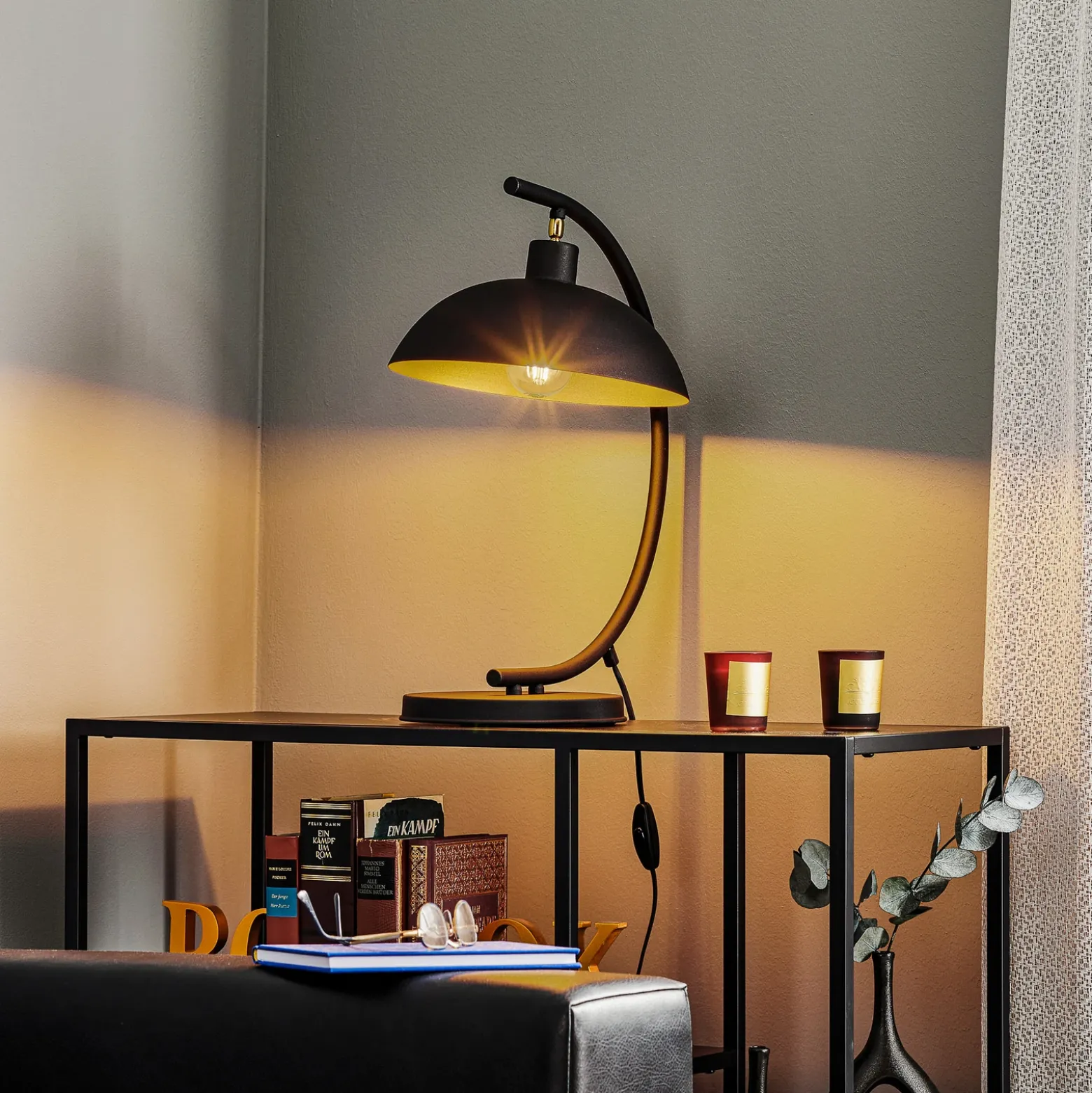 Lámpara de mesa 1036, 1 luz, negro-dorado
