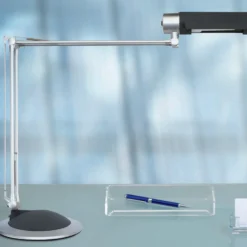 Lámpara de mesa MAULoffice, negro/plateado, altura 56 cm, metal