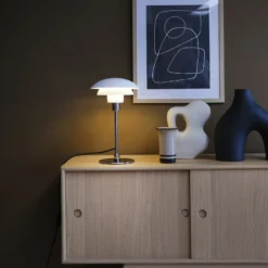 Lámpara de mesa Morph de Dyberg Larsen, blanca, altura 35 cm, metal