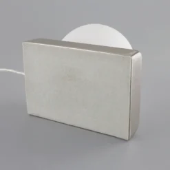 Lámpara de mesa Naomi con esfera de vidrio