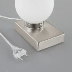 Lámpara de mesa Naomi con esfera de vidrio