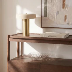 Lámpara de mesa Nola Dionne, latón/beige, 33 cm, metal, E14