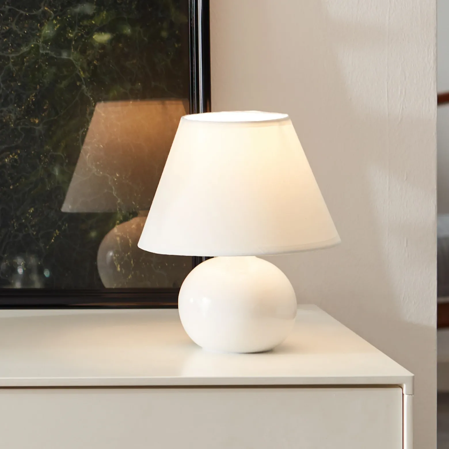Lámpara de mesa Primo, blanca, Ø 19 cm, textil/cerámica
