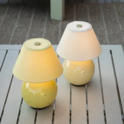 Lámpara de mesa recargable IRIS de Globen Lighting, amarilla/amarilla, altura