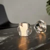 Lámpara de mesa recargable LED LOOM DESIGN Ice Ball, cromada, Ø 10,5 cm