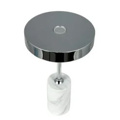 Lámpara de mesa recargable LED Starlight de Dyberg Larsen, cromada/blanca