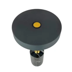 Lámpara de mesa recargable LED Starlight de Dyberg Larsen, negro/latón