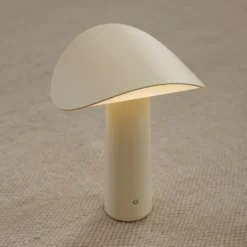 Lámpara de mesa recargable LED GEJST Lium, amarillo claro, 2700 K, USB