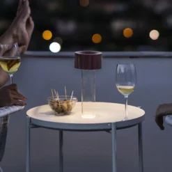 Lámpara de mesa recargable LED Fleur de Foscarini, verde salvia