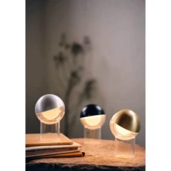 Lámpara de mesa recargable LED FRANDSEN Pila, color aluminio, 20 cm, atenuable