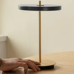 Lámpara de mesa recargable LED UMAGE Asteria Move antracita/latón 31 cm