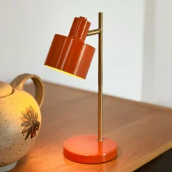 Lámpara de mesa recargable LED Ocean Mini de Dyberg Larsen, naranja