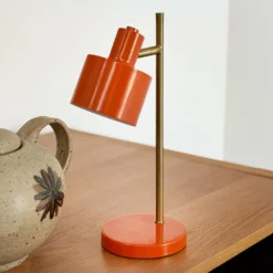 Lámpara de mesa recargable LED Ocean Mini de Dyberg Larsen, naranja