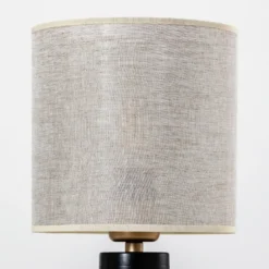 Lámpara de mesa Romina con pantalla de lino, base negra