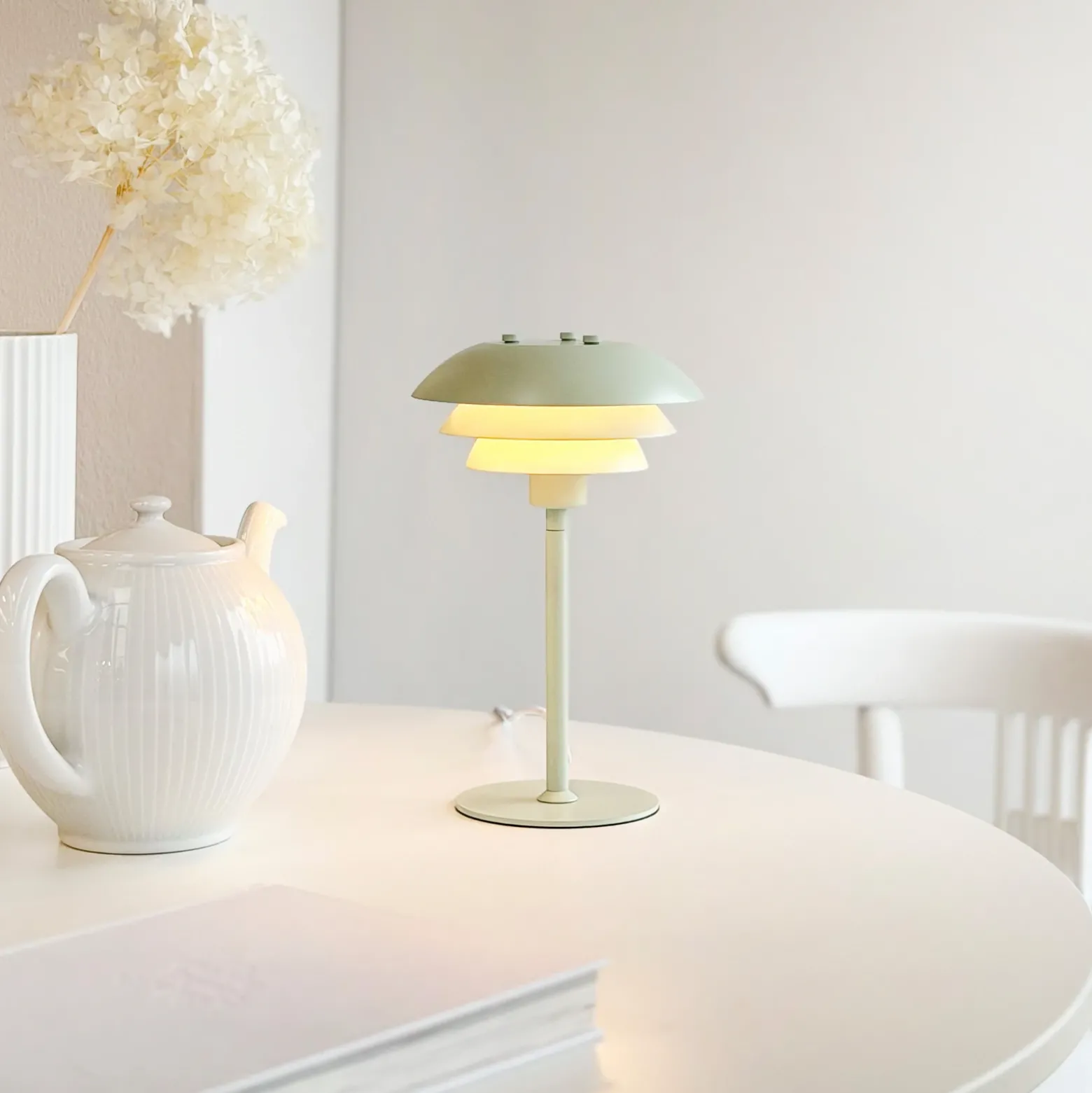 Lámpara de mesa SIXTEEN de Dyberg Larsen, verde menta, metal, E27