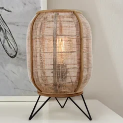 Lámpara de mesa Tanah con bambú