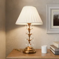 Lámpara de mesa Teresa con cristales y pantalla textil