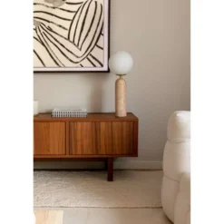Lámpara de mesa Torrano de Globen Lighting, altura 53 cm, travertino