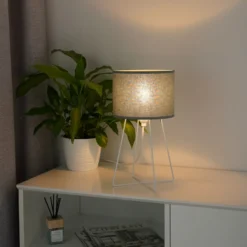 Lámpara de mesa Trixi, metal, tela, verde salvia, blanco