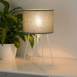 Lámpara de mesa Trixi, metal, tela, verde salvia, blanco