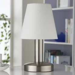 Lámpara de noche Hanno con pantalla de tela blanca