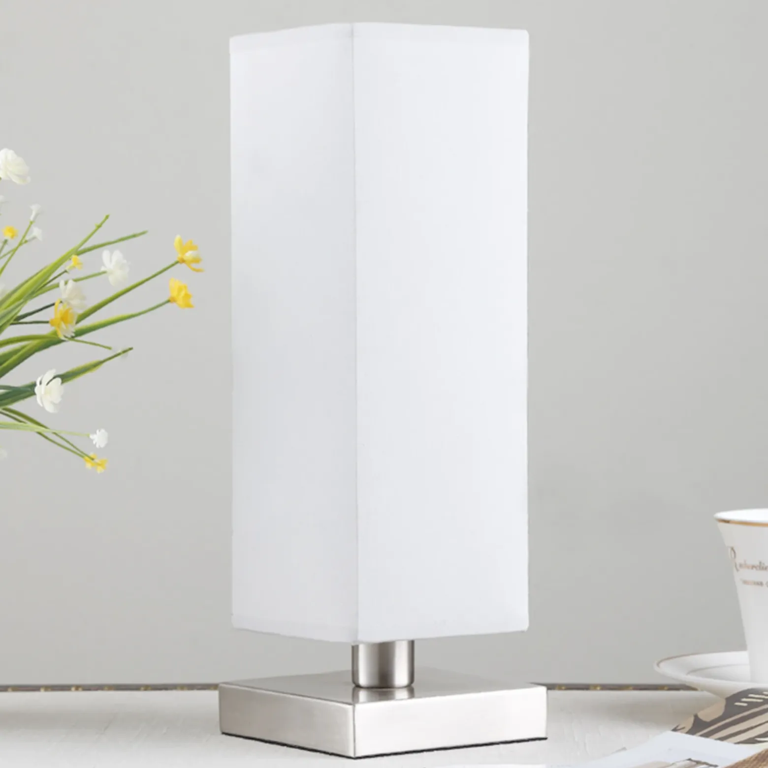 Lámpara de noche Julina pantalla tela gris claro