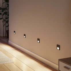 Lámpara de pared empotrable LED Paulmann Tsaro con sensor, de plástico negro