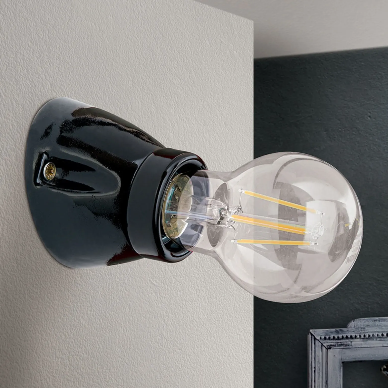 Lámpara de pared Frost de cerámica, negro
