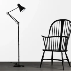 Lámpara de pie Anglepoise Type 75 negro aterciopelado